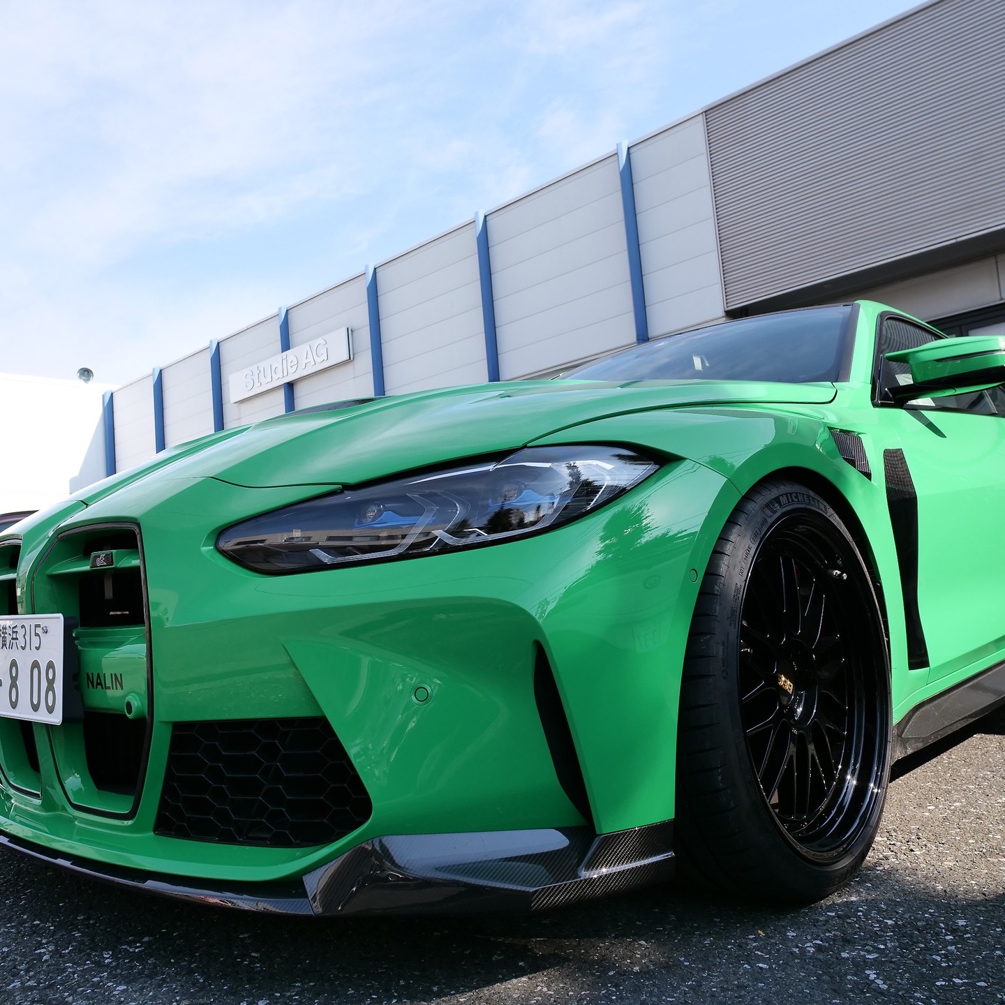 BMW G80 M3/G82 M4 AP Style Dry Carbon Fenders - styling view