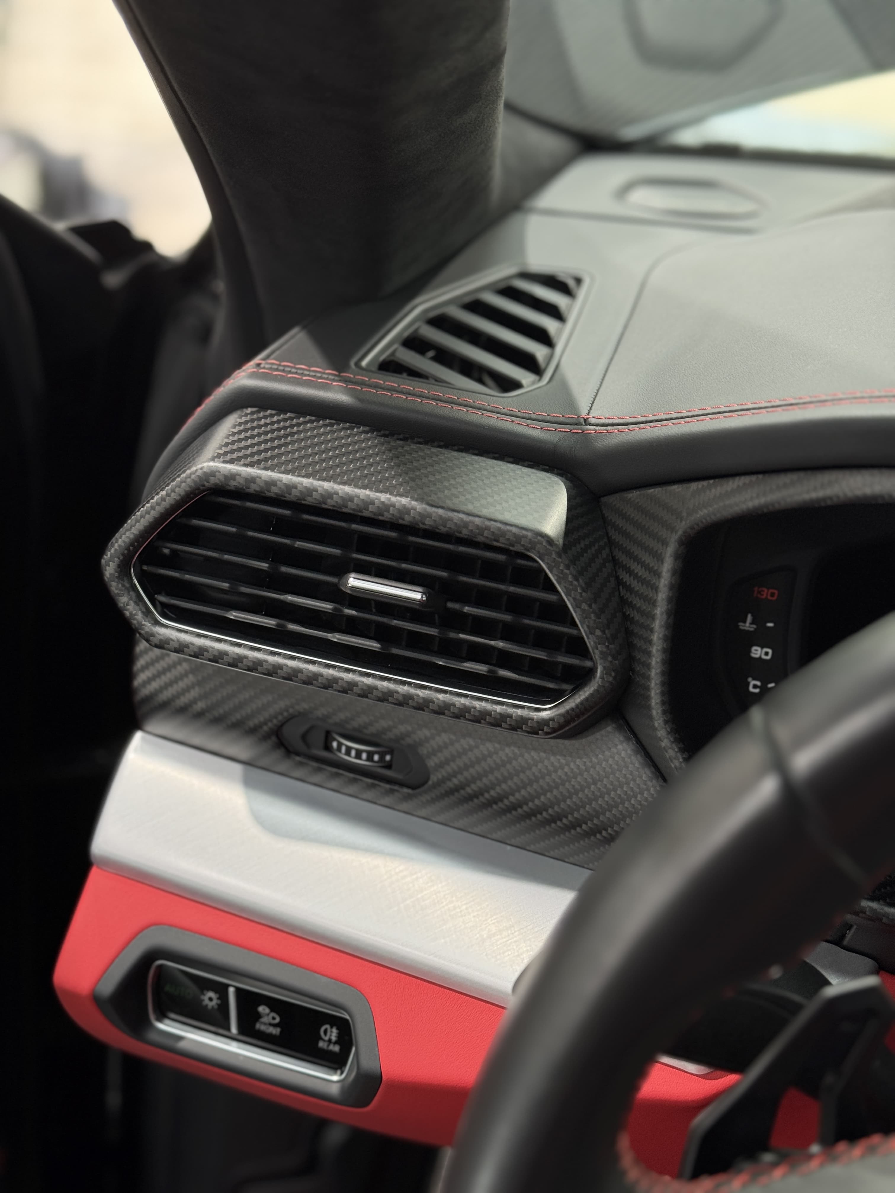 Lamborghini Urus Topcar Style Dry Carbon Parts - styling view