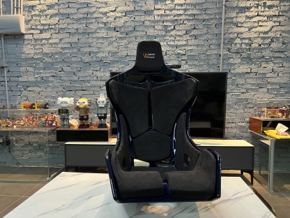 McLaren Senna Style Dry Carbon Bucket Seat - styling view