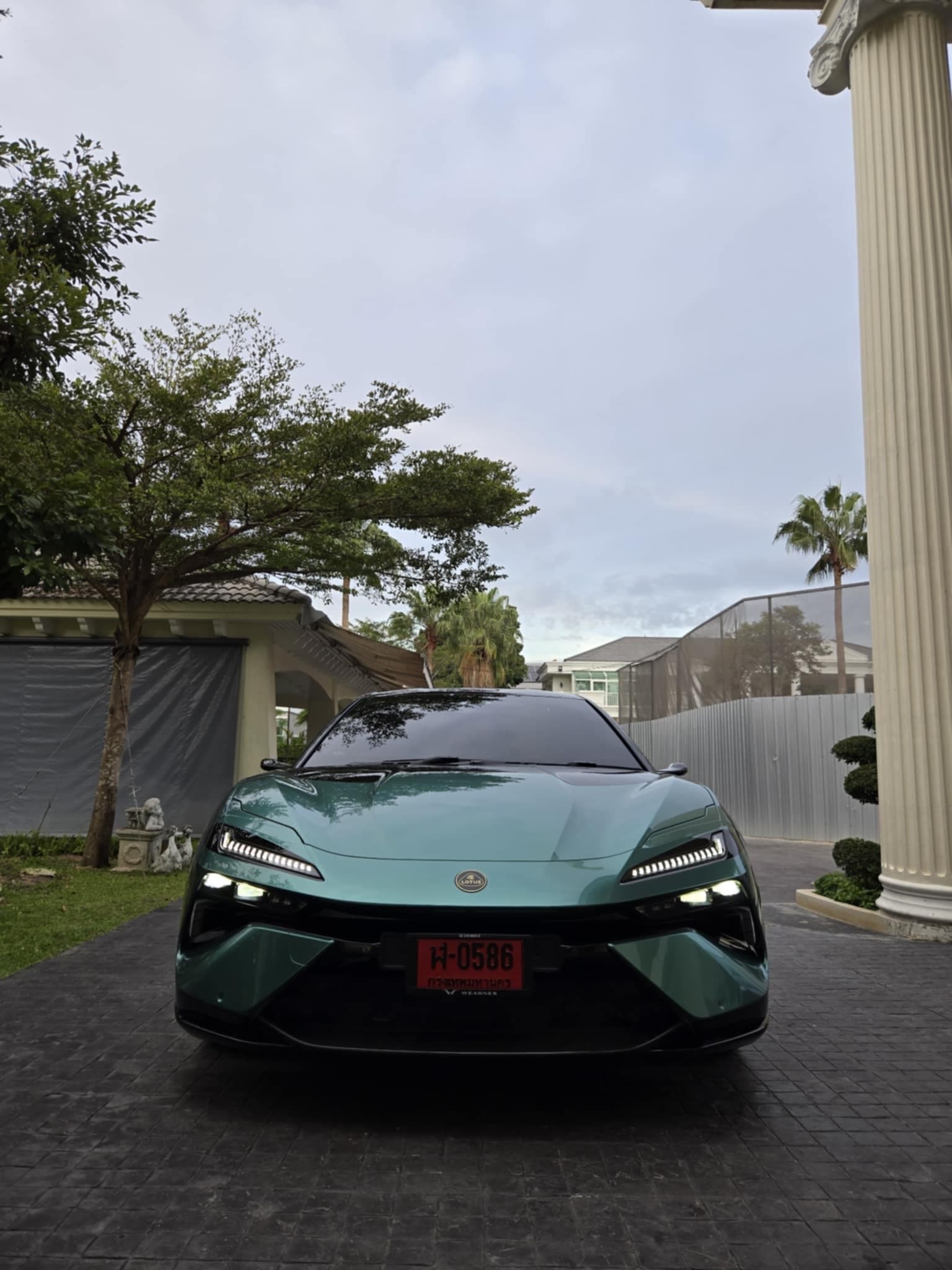 Lotus Emira/Eletre/Emeya Marble-Pattern Dry Carbon Badges - styling view
