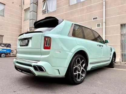 Rolls-Royce Cullinan MSY Generation 1 Style Dry Carbon Body Kit - styling view