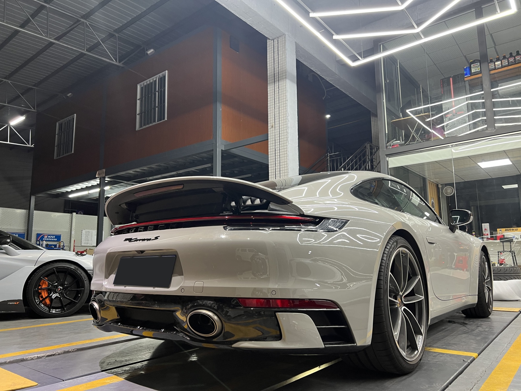 Porsche 911 992 Sport Design Style Rear Parts - styling view