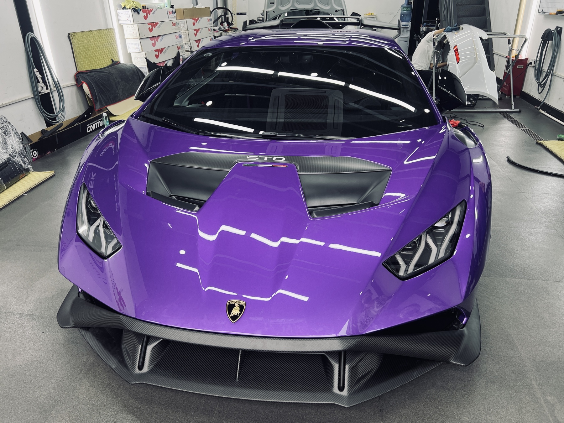 Lamborghini STO OEM Style Dry Carbon Parts - styling view