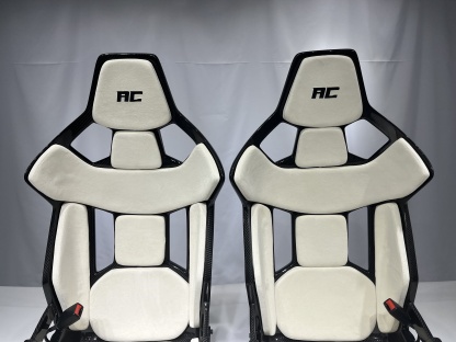 Porsche GW Style Dry Carbon Bucket Seat - styling view