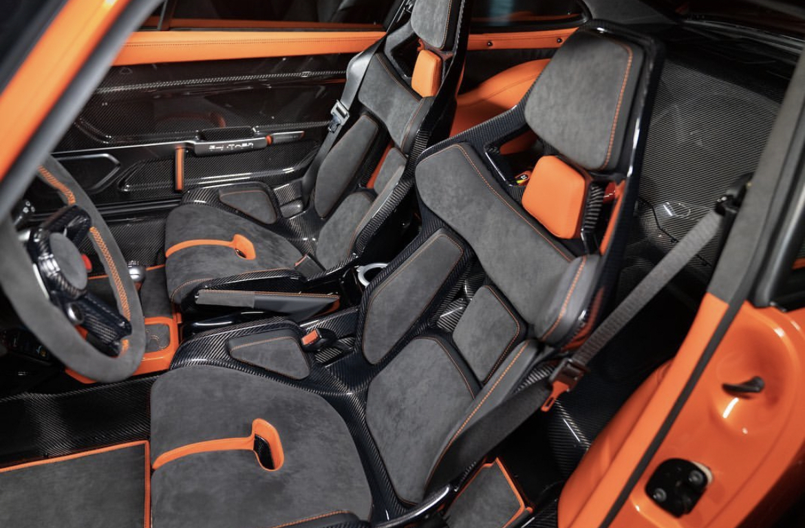 Porsche GW Style Dry Carbon Bucket Seat - styling view
