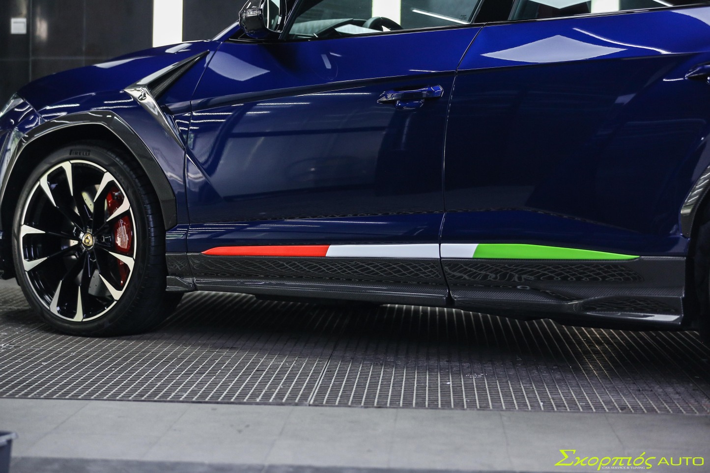 Lamborghini Urus Topcar Style Dry Carbon Parts - styling view