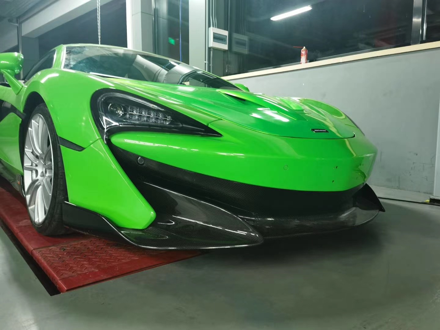 McLaren 540C / 570S to 600LT Style Carbon Fiber Conversion Kit - styling view