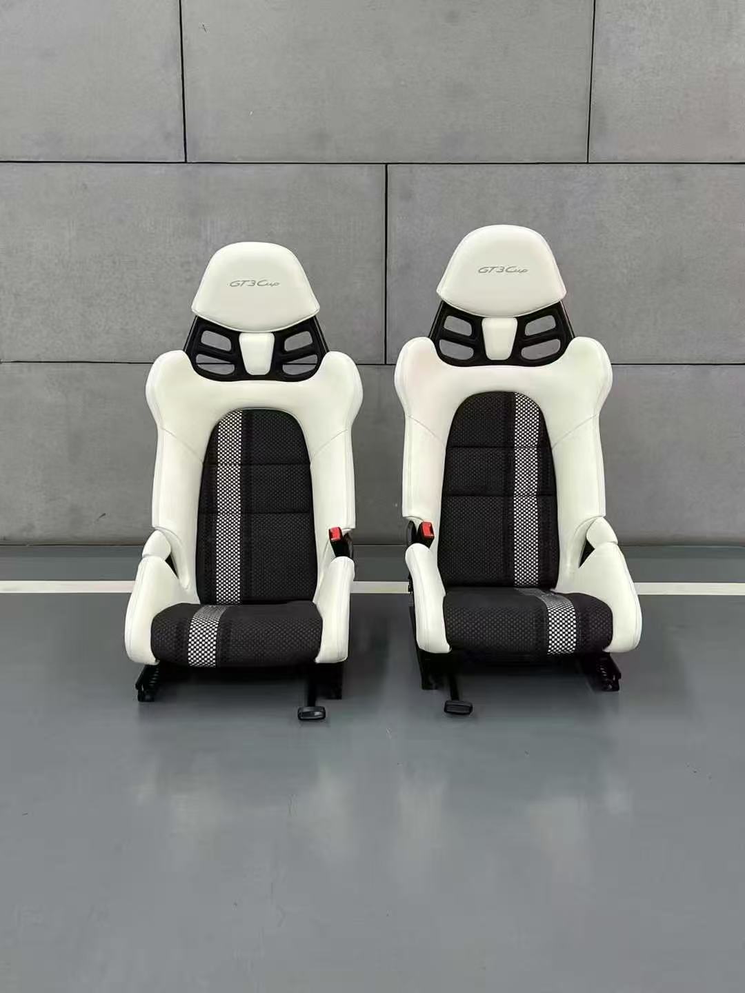 Porsche GT3 RS Style Dry Carbon Bucket Seat - styling view