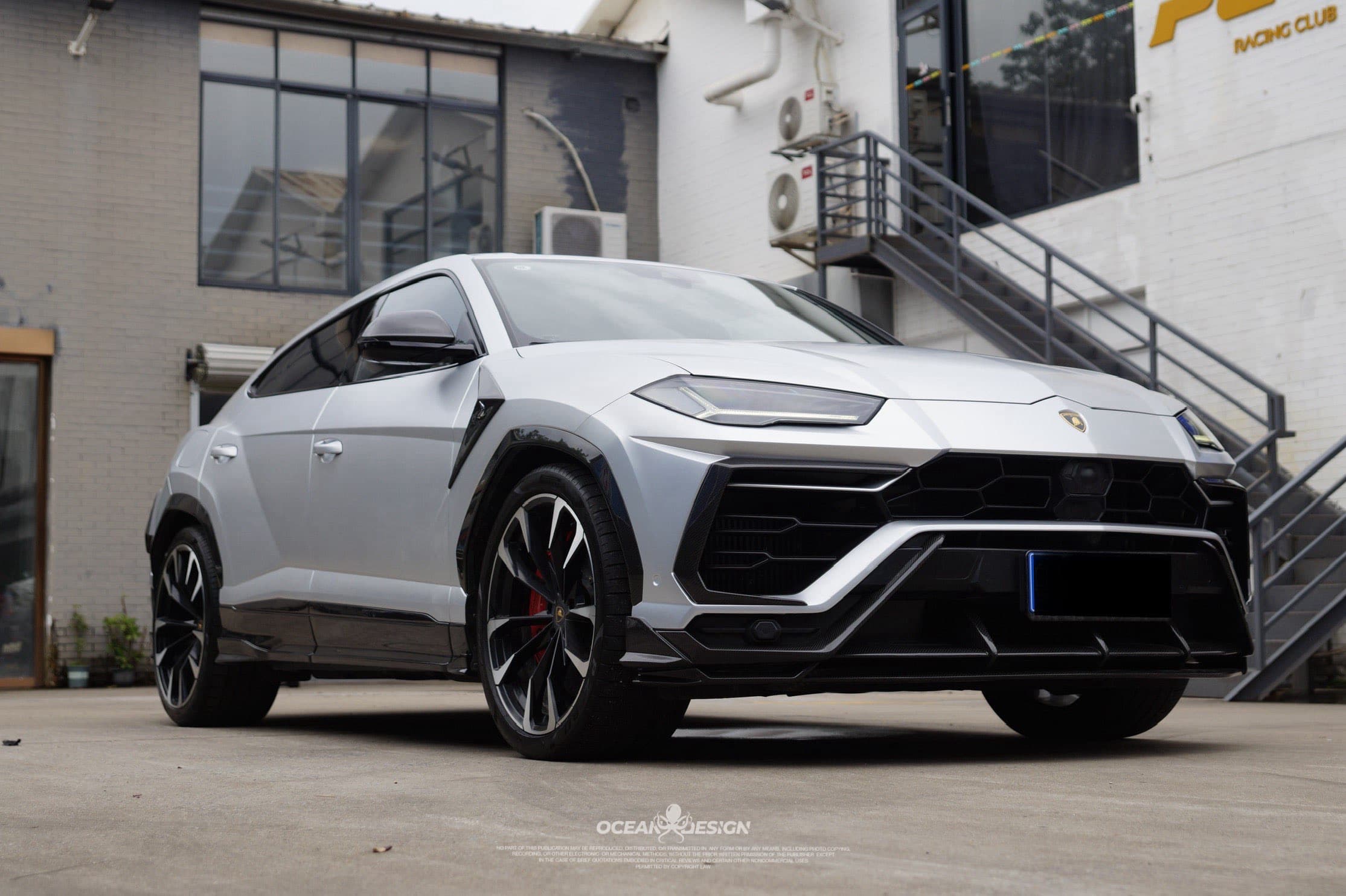 Lamborghini Urus Topcar Style Dry Carbon Parts - styling view