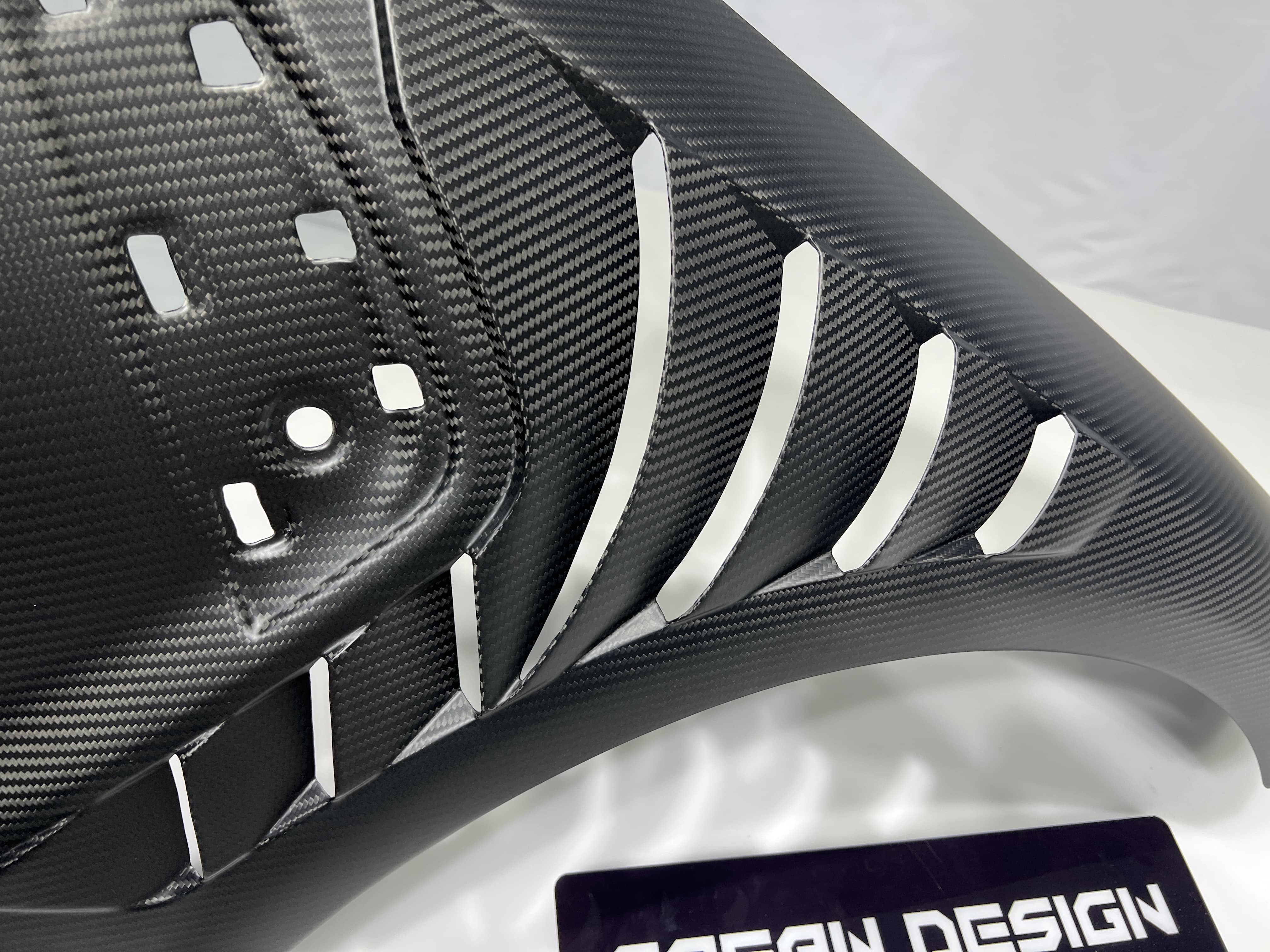 BMW G80 M3/G82 M4 Ocean Design Dry Carbon Shark-Fin Fenders - styling view
