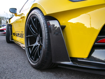 Porsche 992 GT3 RS OEM Style Dry Carbon Parts - styling view