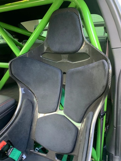 McLaren Senna Style Dry Carbon Bucket Seat - styling view