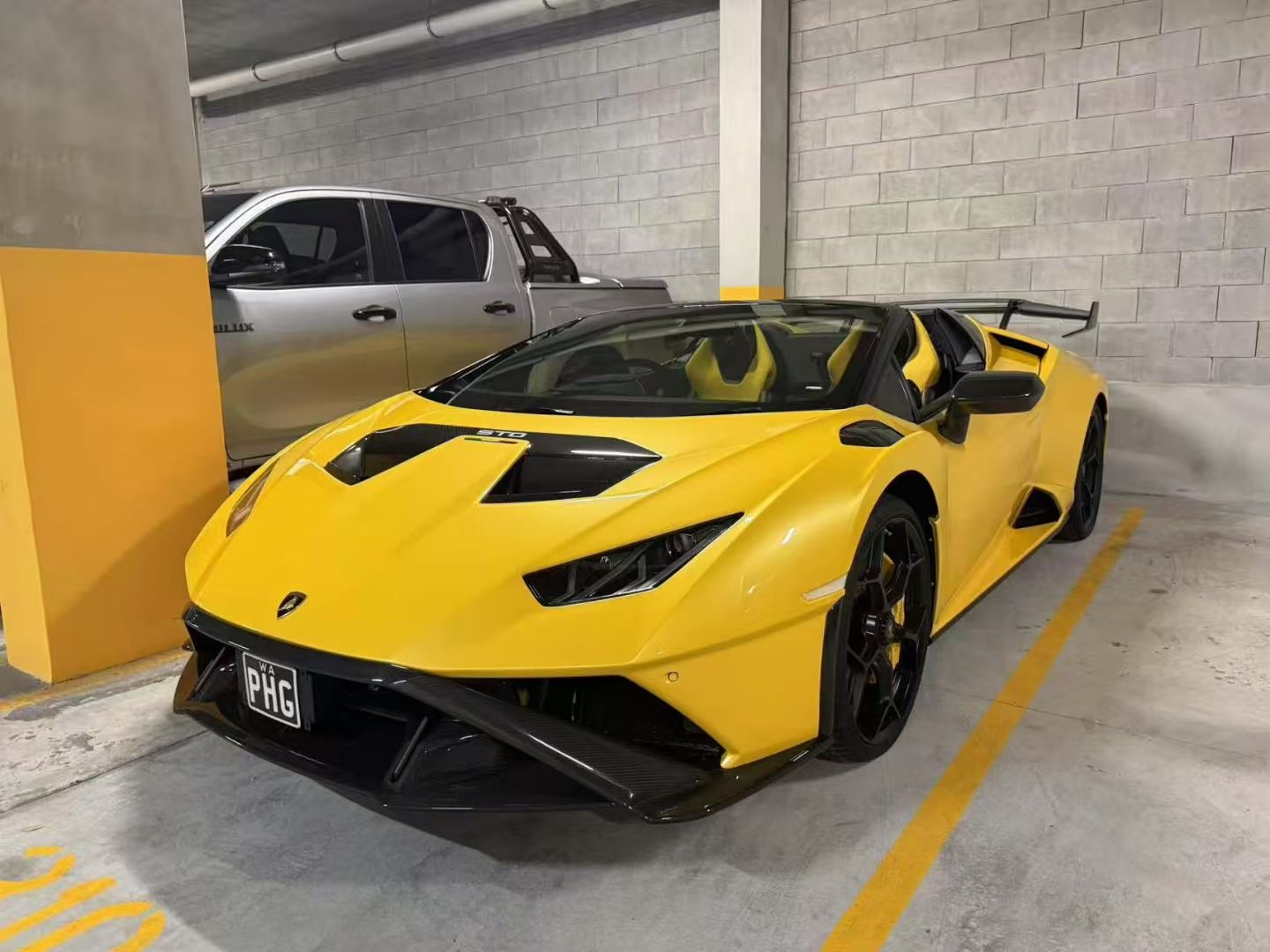 Lamborghini LP580/600/610 STO Style Dry Carbon Conversion Kit - styling view