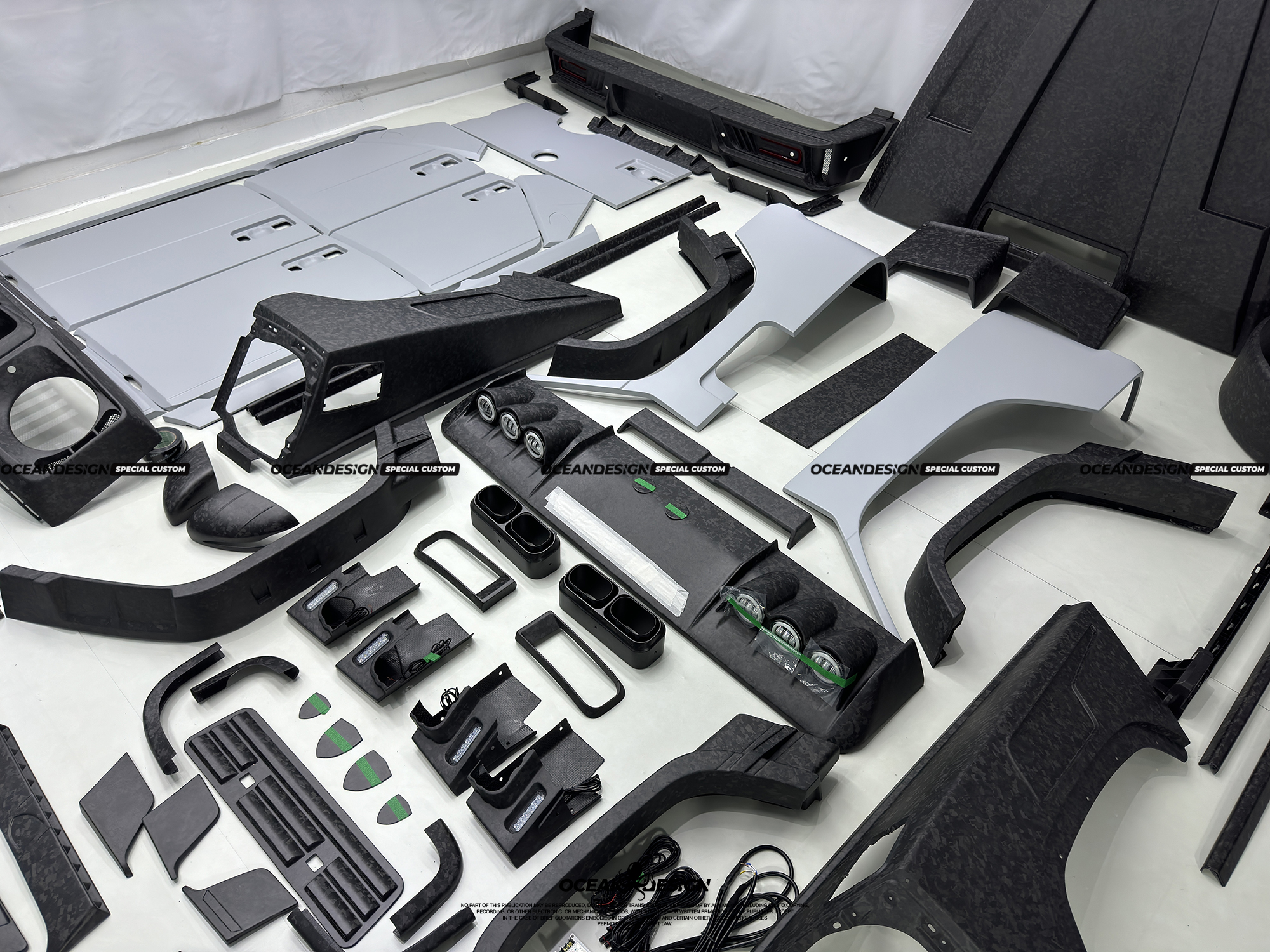Mercedes-Benz W464/W465 G63/G500/G55 MSY Style Dry Carbon Body Kit - styling view