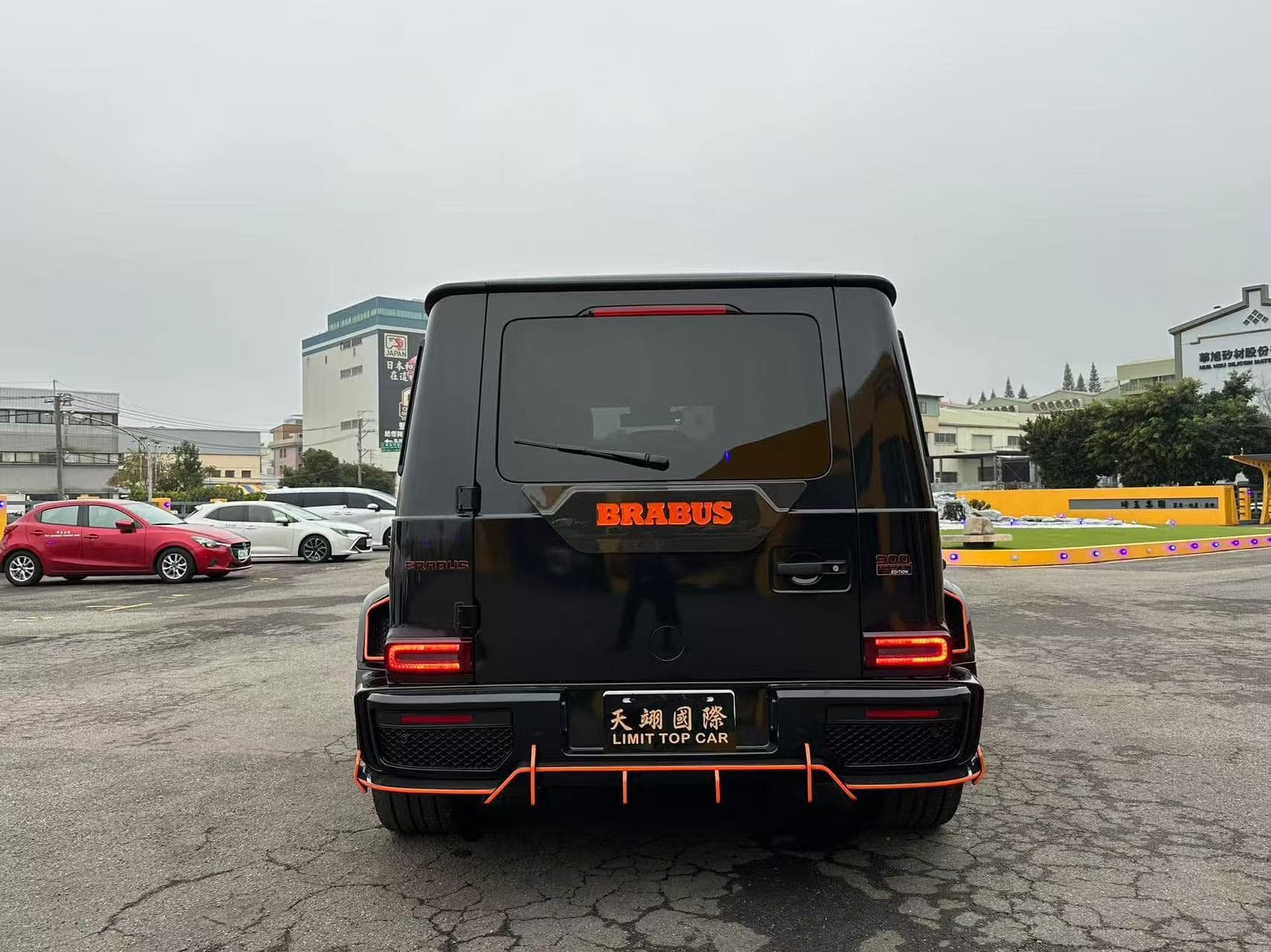 Mercedes-Benz W464 G350 / G500 / G63 G900 Style Parts - styling view