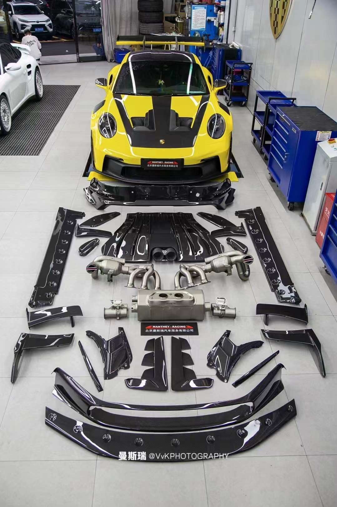 Porsche 992 GT3 RS OEM Style Dry Carbon Parts - styling view