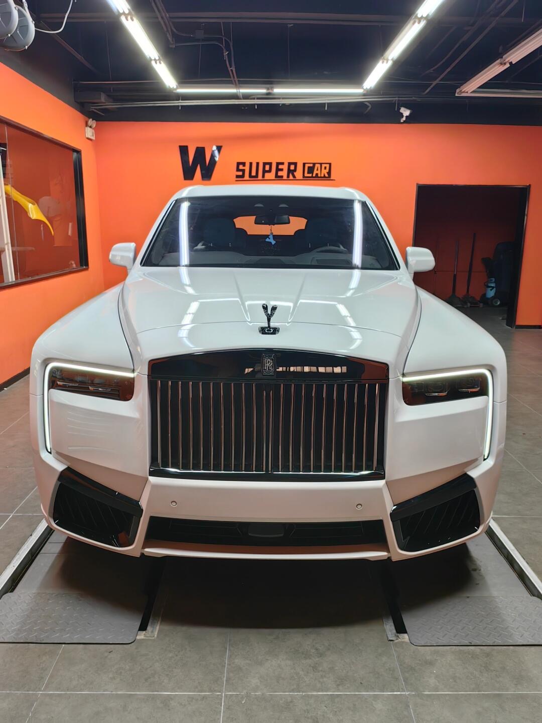 Rolls-Royce Cullinan 2025 Style Conversion Kit - styling view