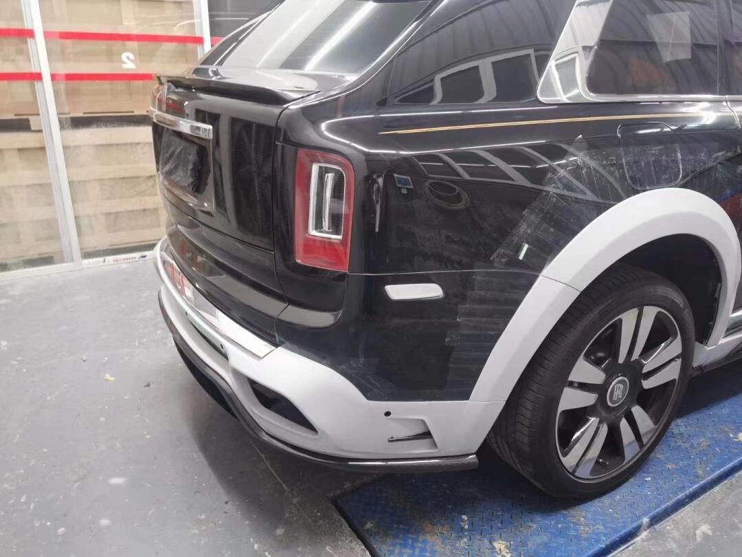 Rolls-Royce Cullinan MSY Generation 2 Style Dry Carbon Body Kit - styling view