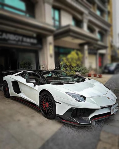 Lamborghini LP700 / LP720 / LP750 LB Style Carbon Fiber Parts - styling view