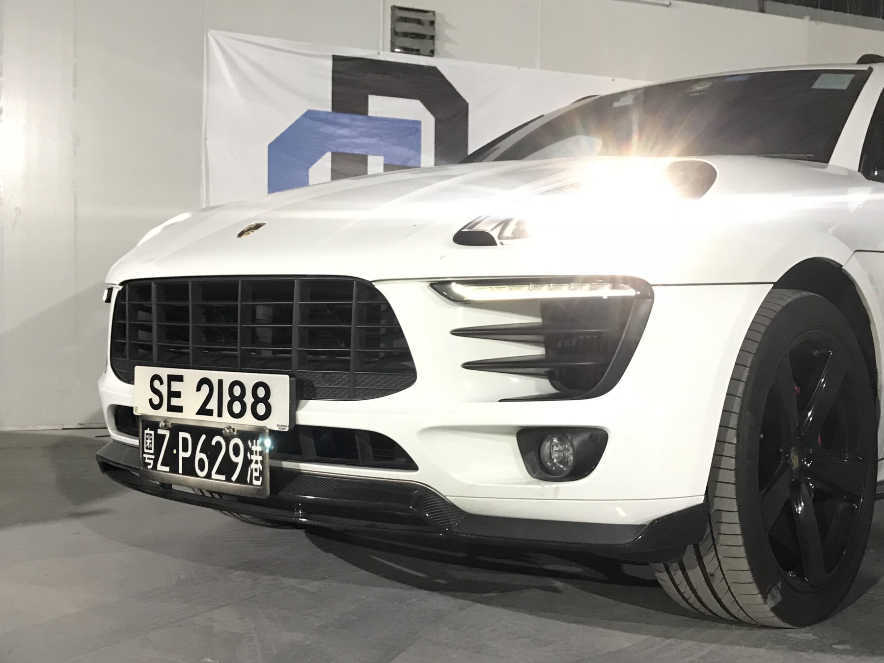 Porsche Macan Turbo ARTISAN Style Parts - styling view