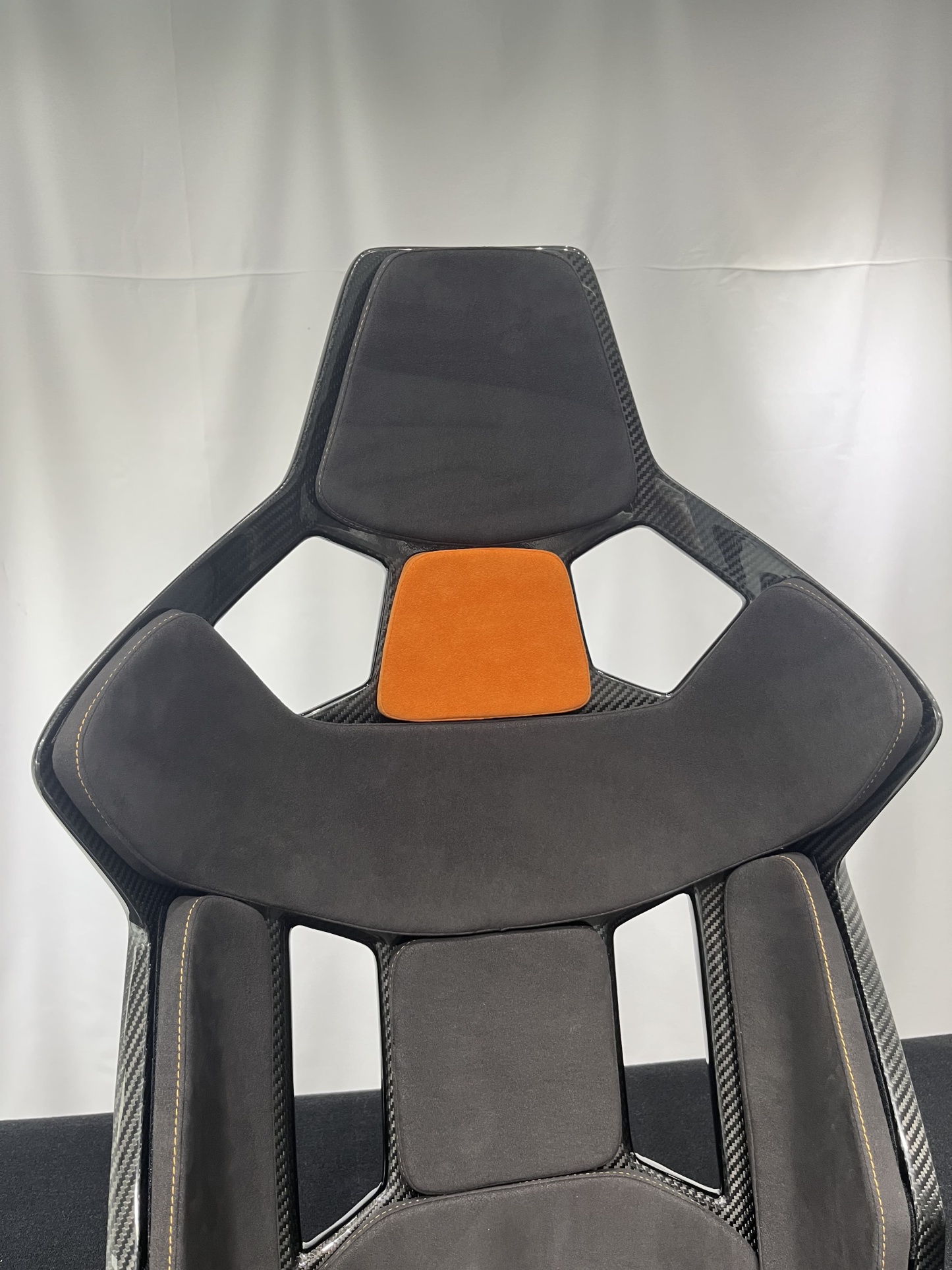 Porsche GW Style Dry Carbon Bucket Seat - styling view