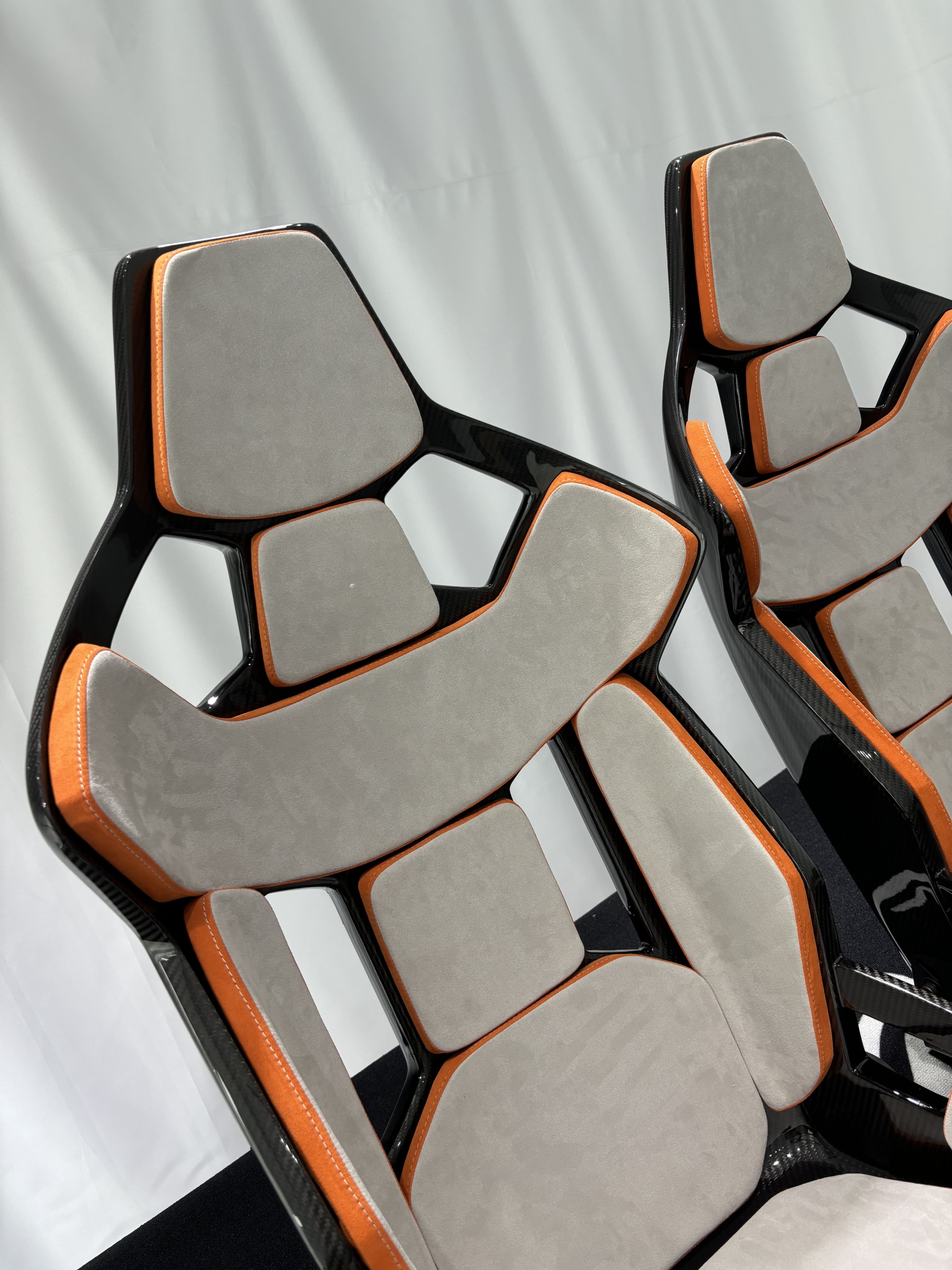Porsche GW Style Dry Carbon Bucket Seat - styling view