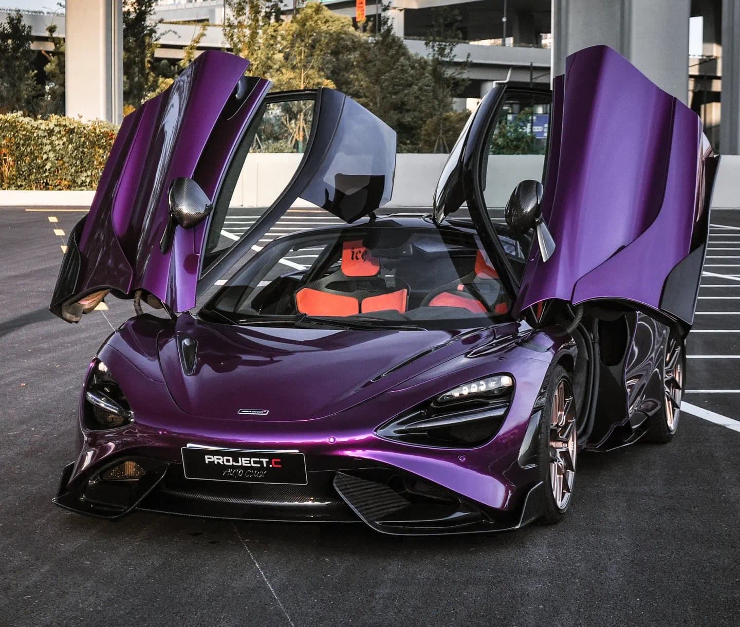 McLaren Senna Style Dry Carbon Bucket Seat - styling view