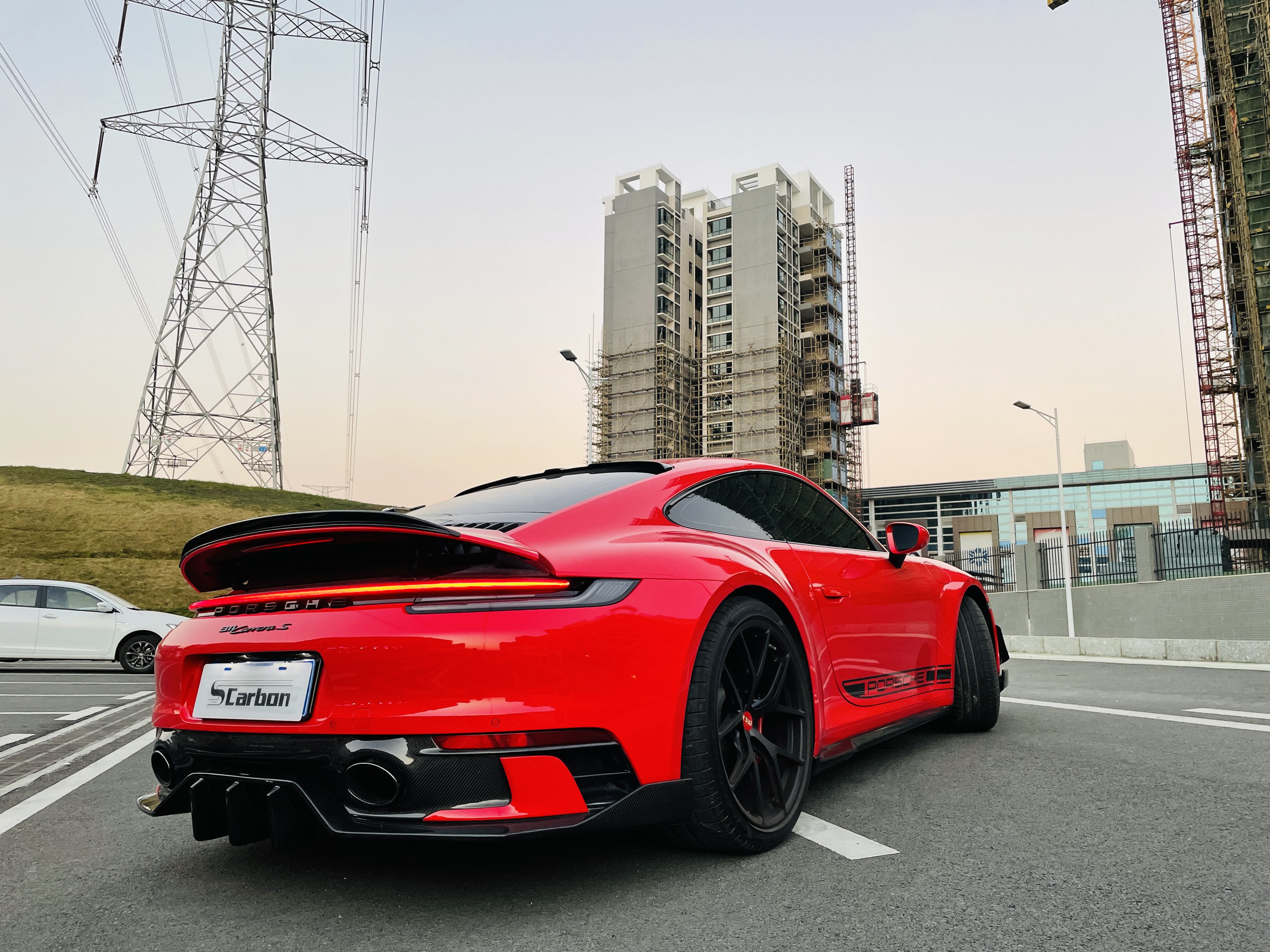 Porsche 911 992.1 Mi Style Dry Carbon Parts - styling view