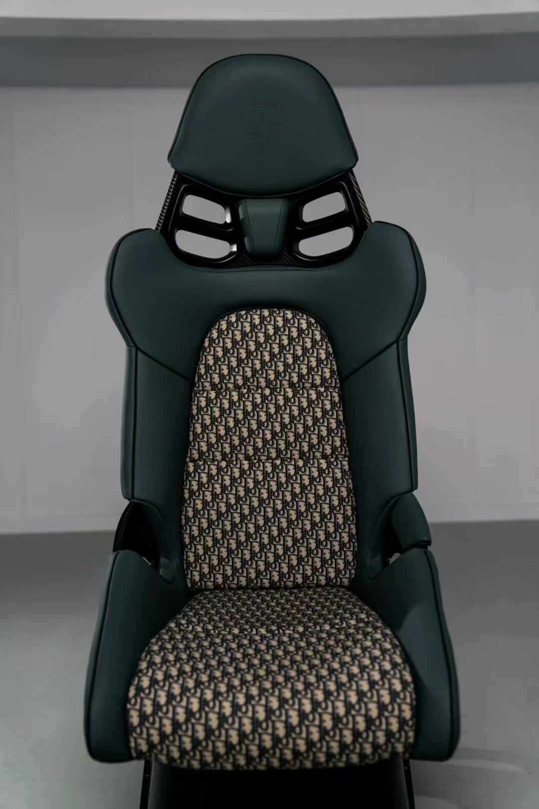 Porsche GT3 RS Style Dry Carbon Bucket Seat - styling view