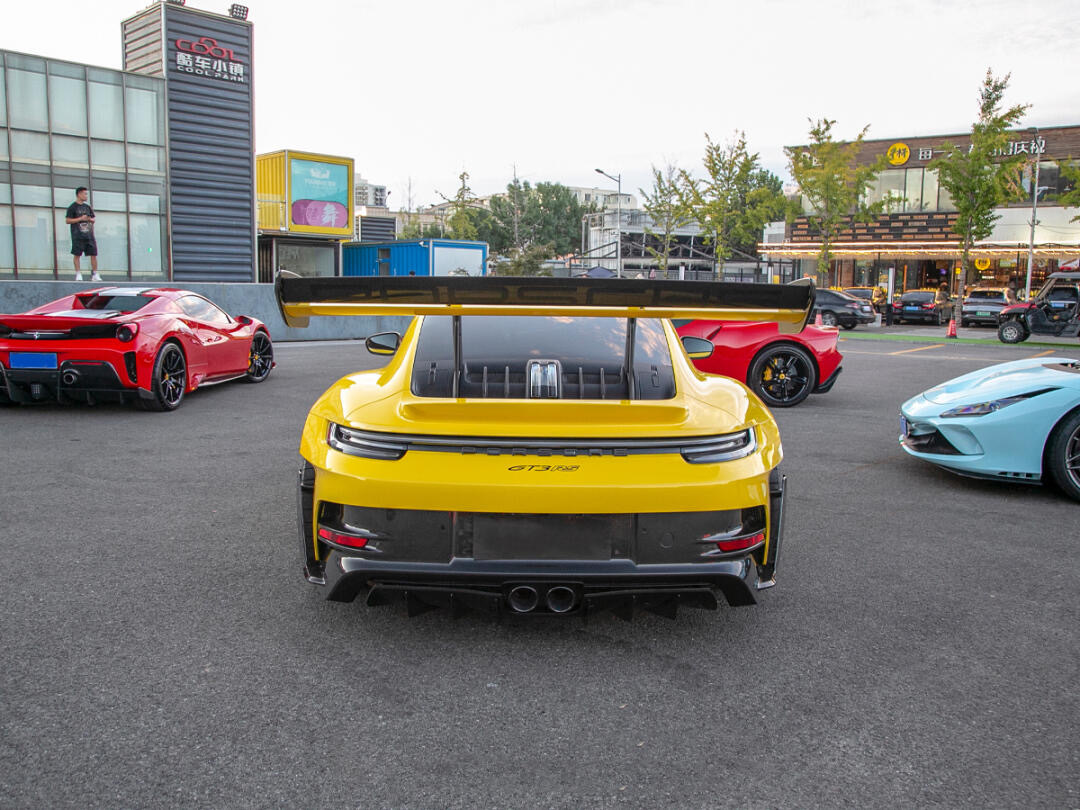 Porsche 992 GT3 RS OEM Style Dry Carbon Parts - styling view
