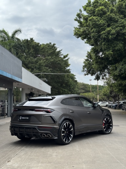 Lamborghini Urus Topcar Style Dry Carbon Parts - styling view