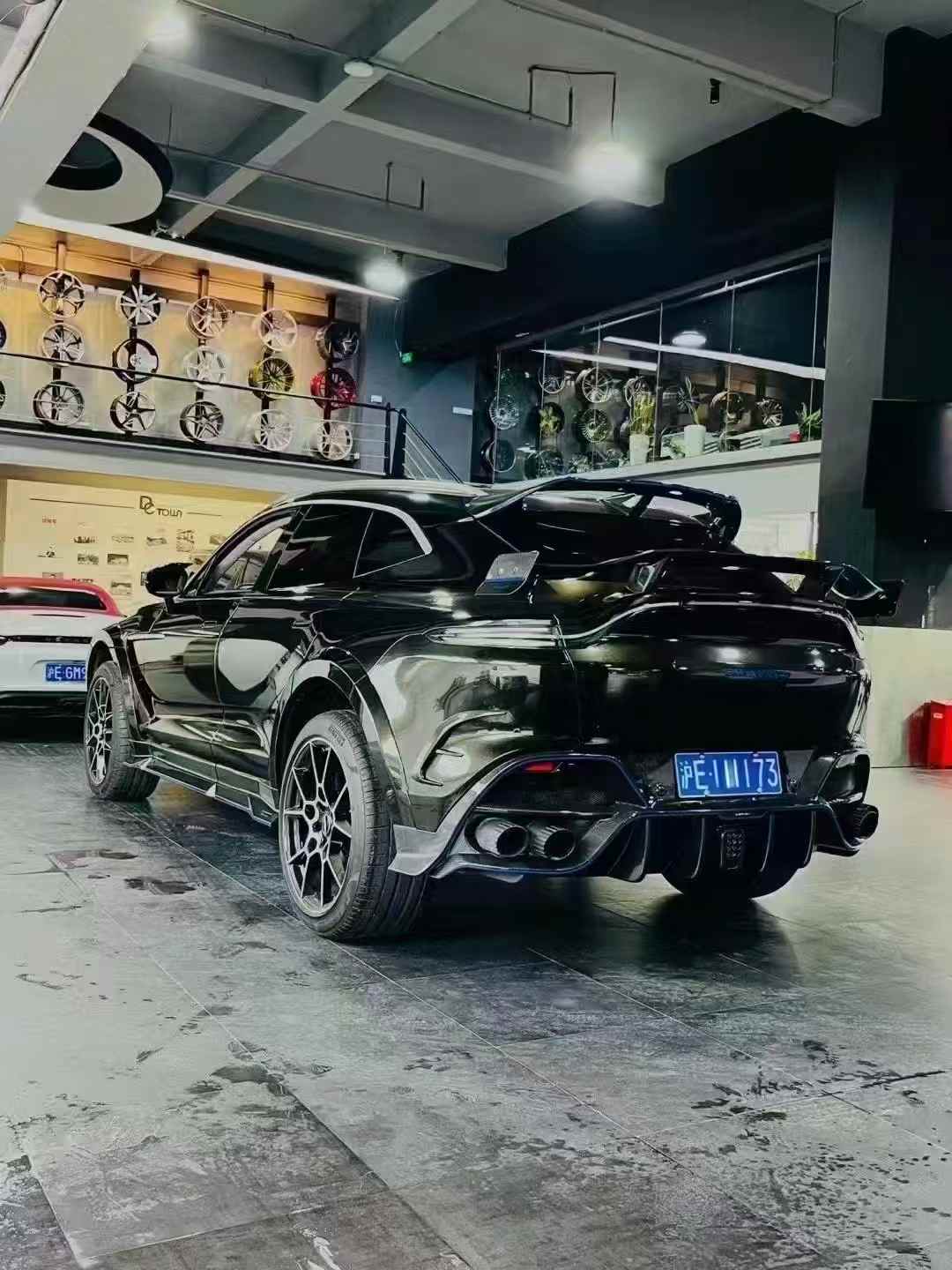 Aston Martin DBX MSY Style Widebody Parts - styling view