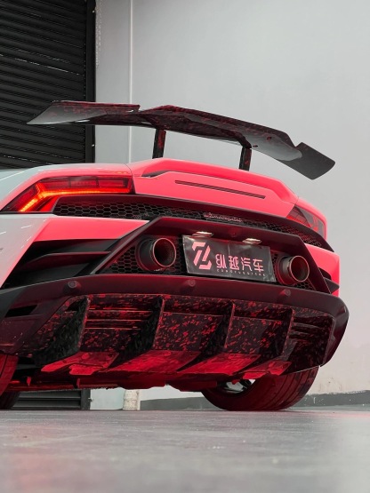 Lamborghini Huracan EVO RWD N Style Dry Carbon Parts - styling view