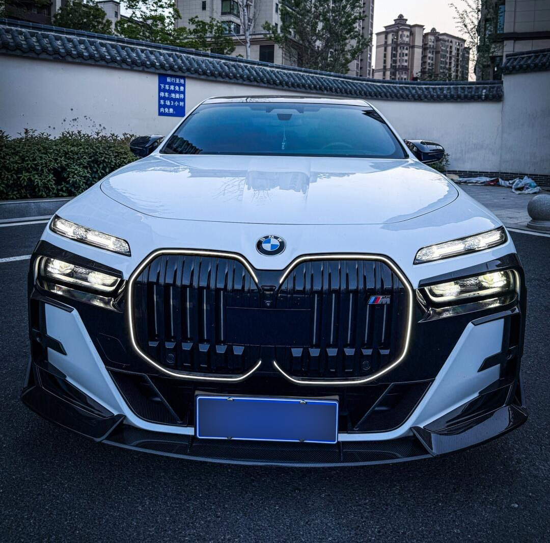 BMW 7 Series G70 MSY Style Parts - styling view