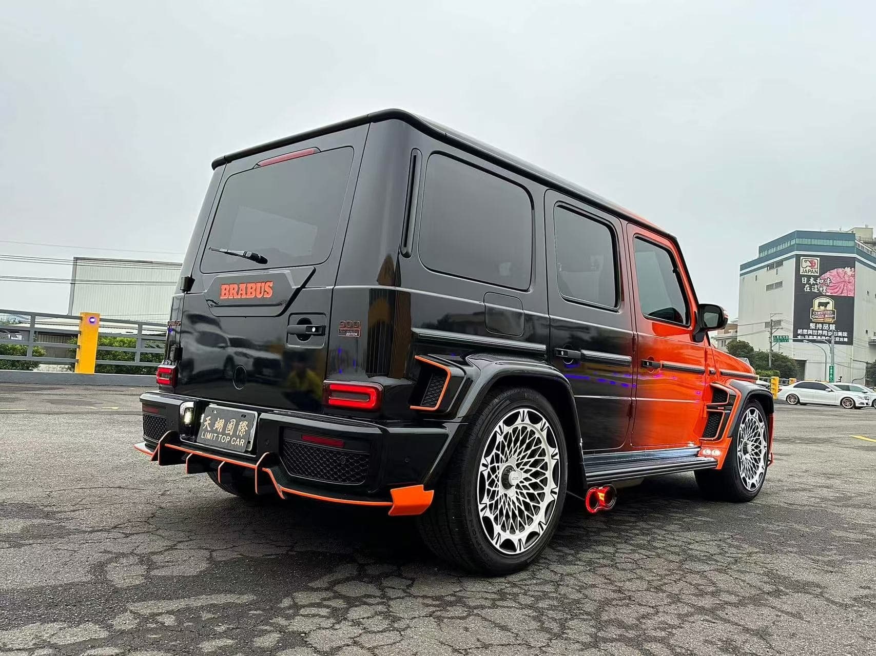 Mercedes-Benz W464 G350 / G500 / G63 G900 Style Parts - styling view
