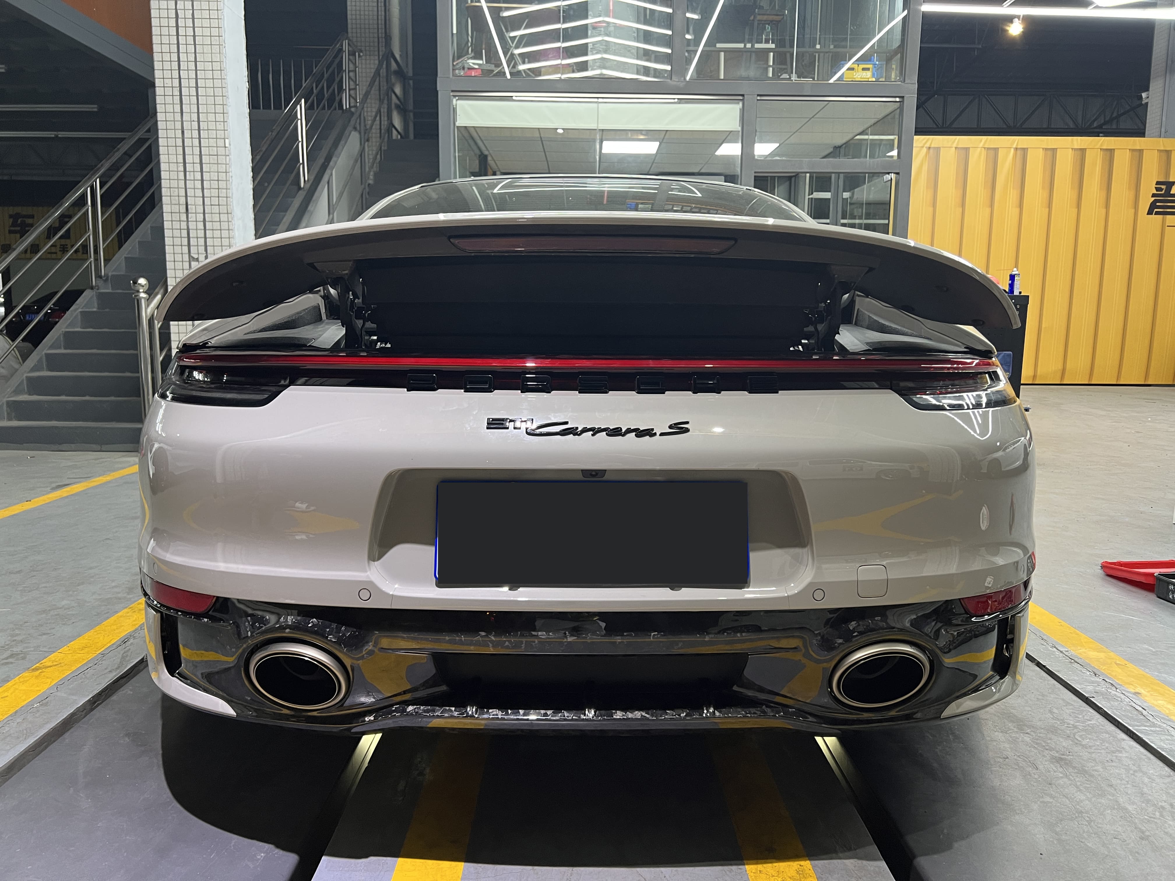 Porsche 911 992 Sport Design Style Rear Parts - styling view