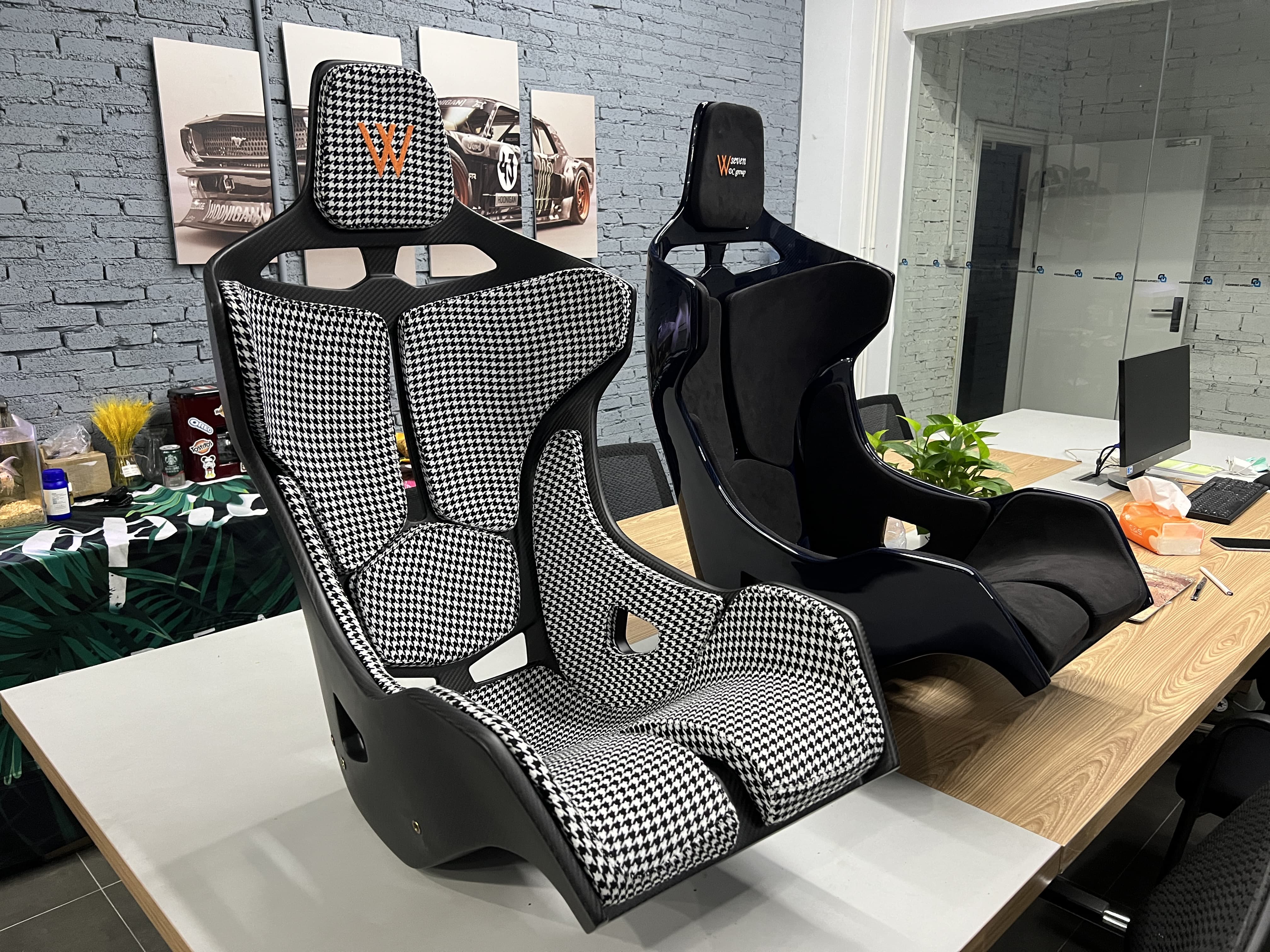 McLaren Senna Style Dry Carbon Bucket Seat - styling view