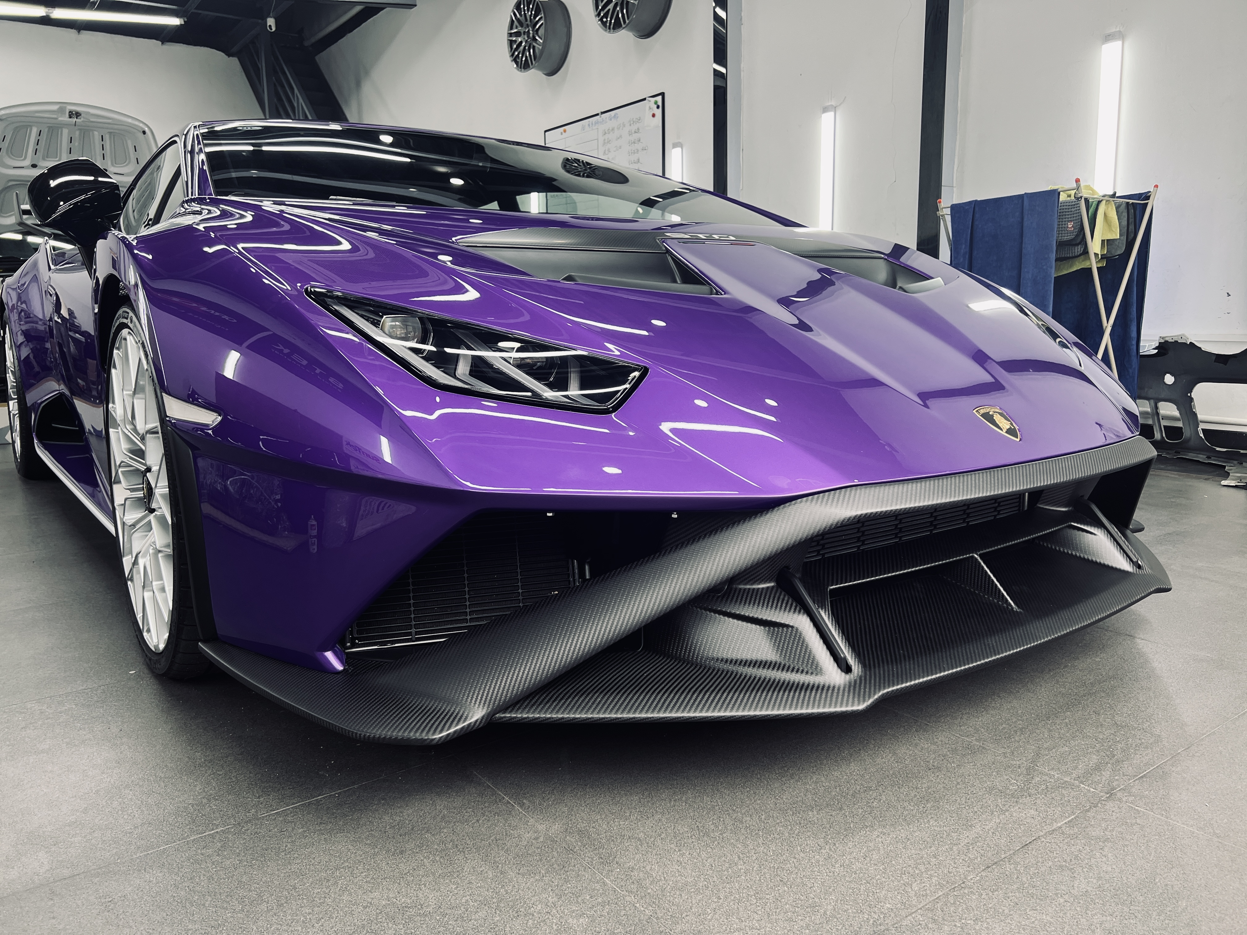 Lamborghini STO OEM Style Dry Carbon Parts - styling view