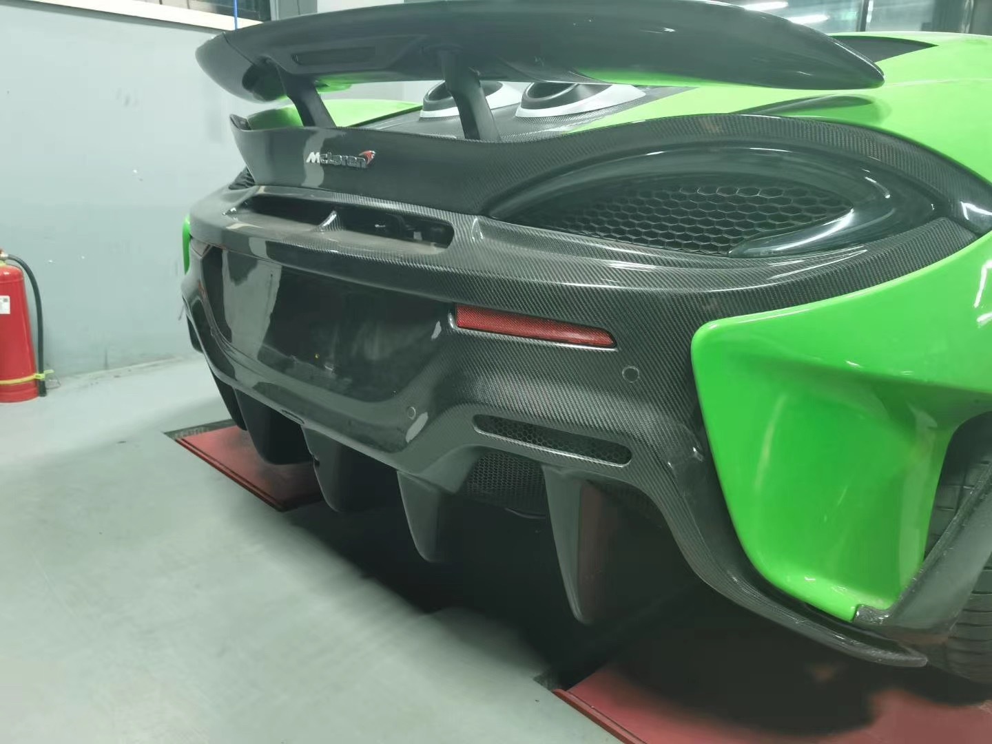 McLaren 540C / 570S to 600LT Style Carbon Fiber Conversion Kit - styling view