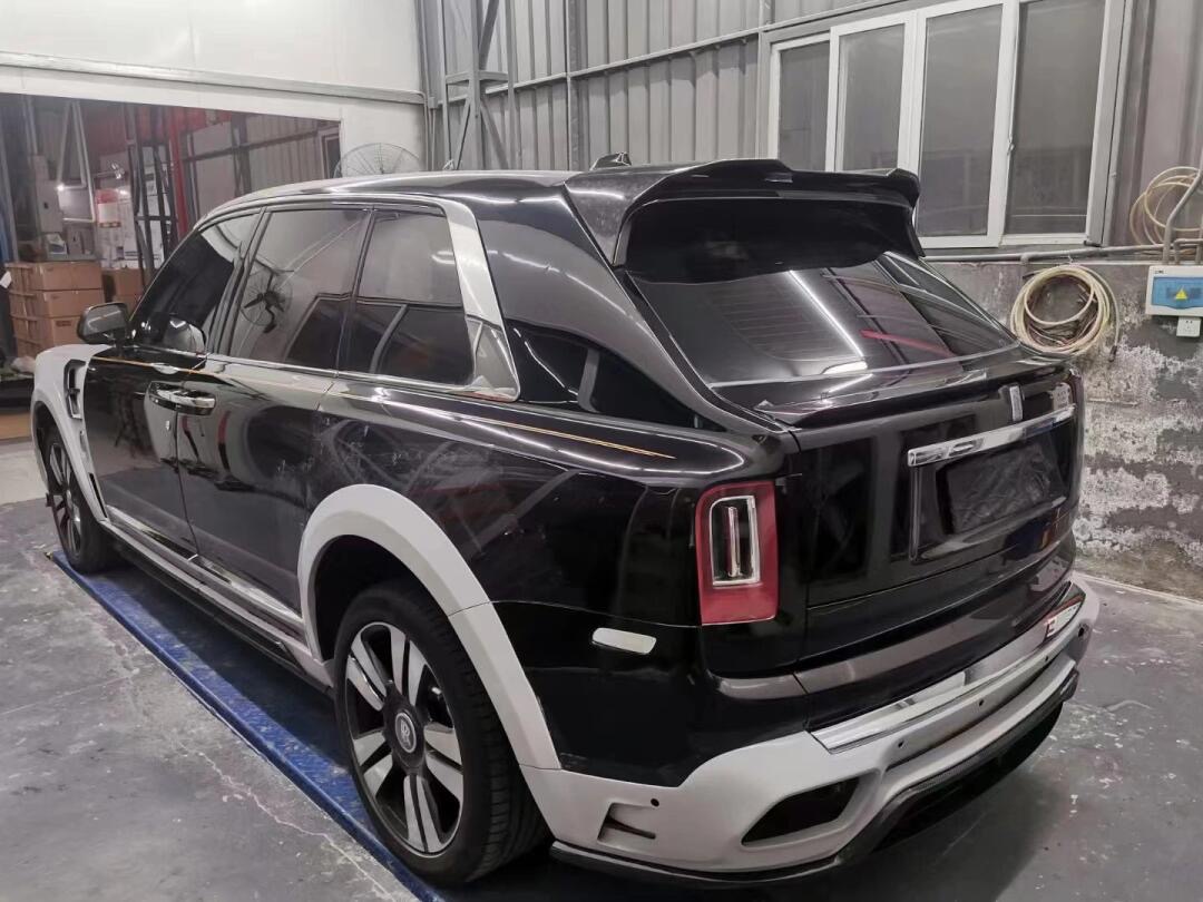 Rolls-Royce Cullinan MSY Generation 2 Style Dry Carbon Body Kit - styling view