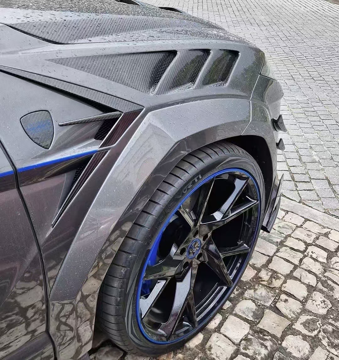 Lamborghini Urus MSY Generation 2 Style Dry Carbon Body Kit - styling view