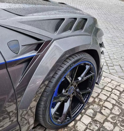 Lamborghini Urus MSY Generation 2 Style Dry Carbon Body Kit - styling view