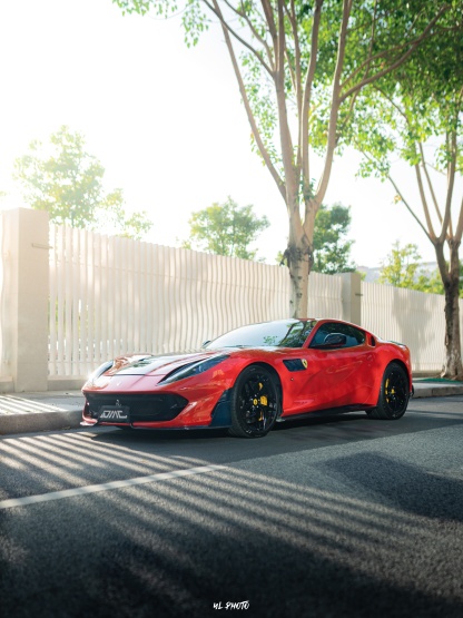 Ferrari 812 MSY Style Dry Carbon Parts - styling view