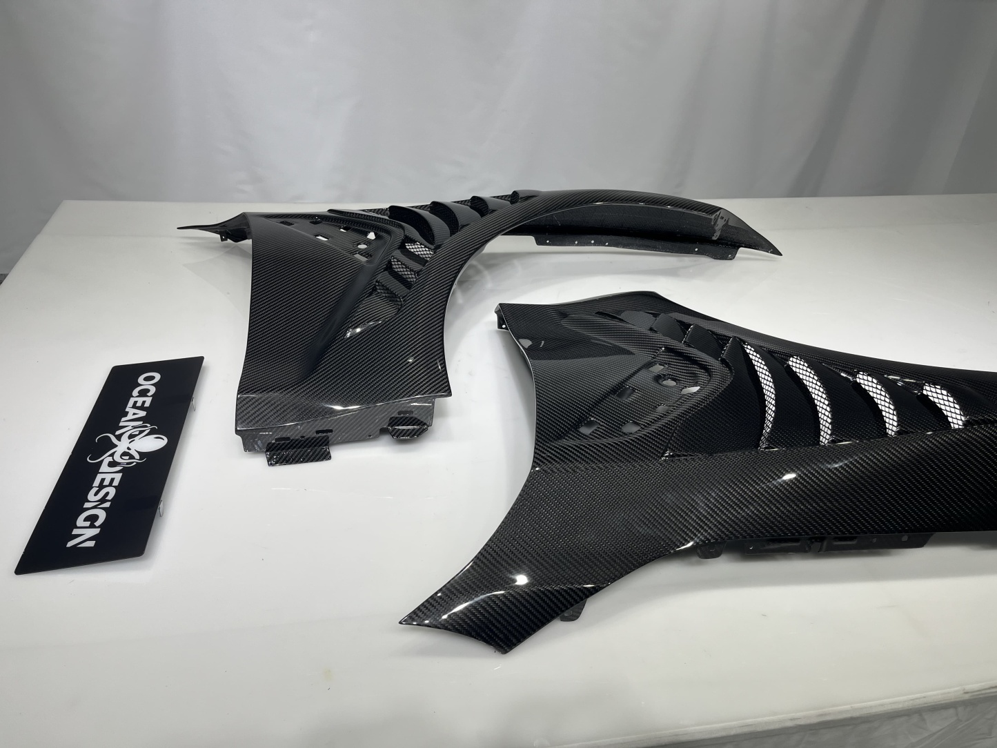BMW G80 M3/G82 M4 Ocean Design Dry Carbon Shark-Fin Fenders - styling view