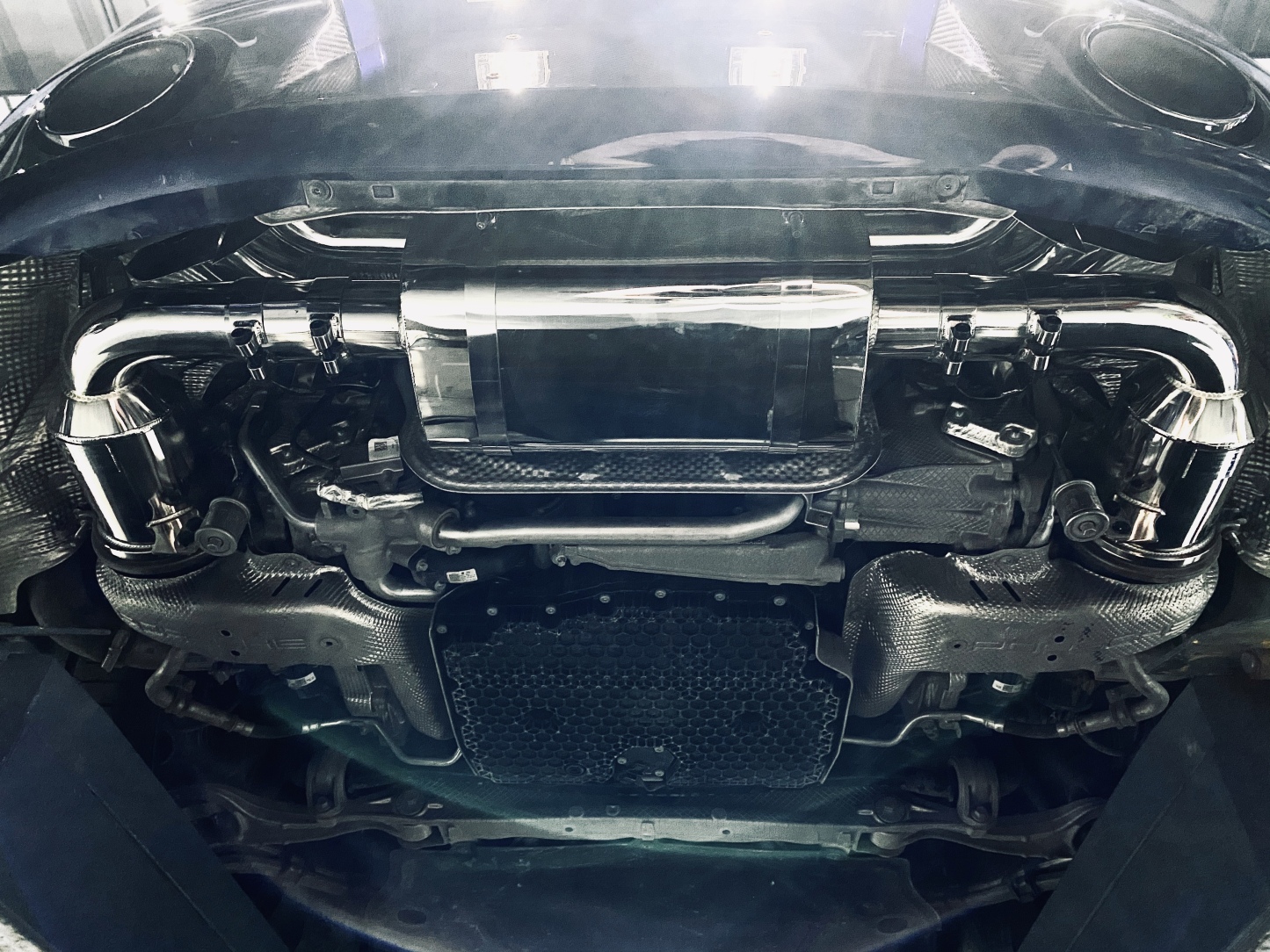Porsche 911 992 SD Style Dry Carbon Rear Lip - styling view