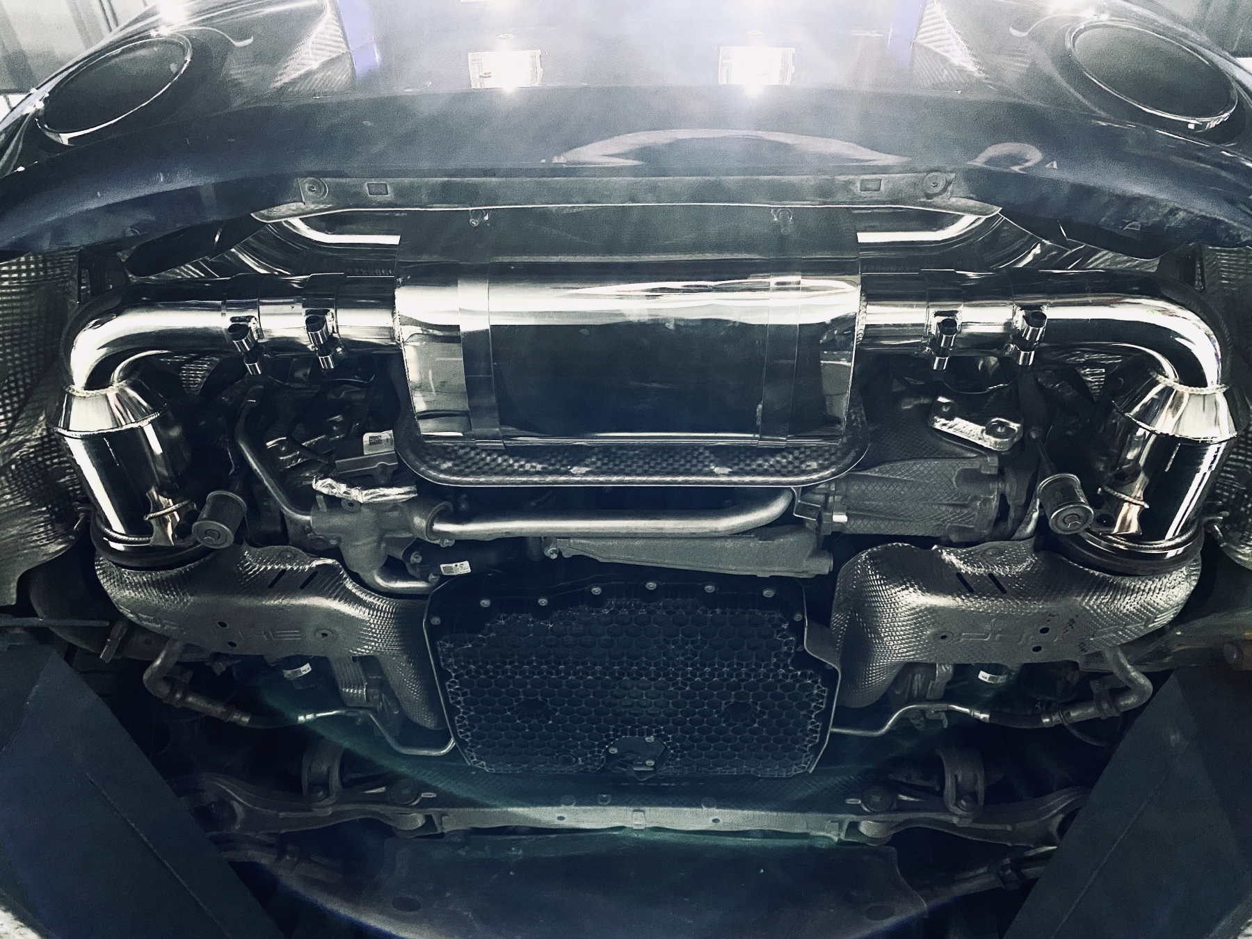 Porsche 911 992 SD Style Dry Carbon Rear Lip - styling view