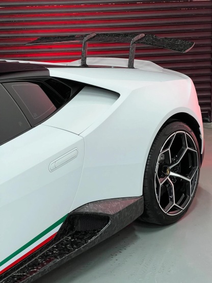 Lamborghini Huracan EVO RWD N Style Dry Carbon Parts - styling view