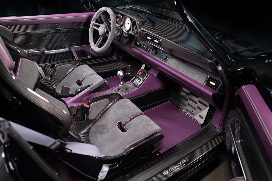 Porsche GW Style Dry Carbon Bucket Seat - styling view