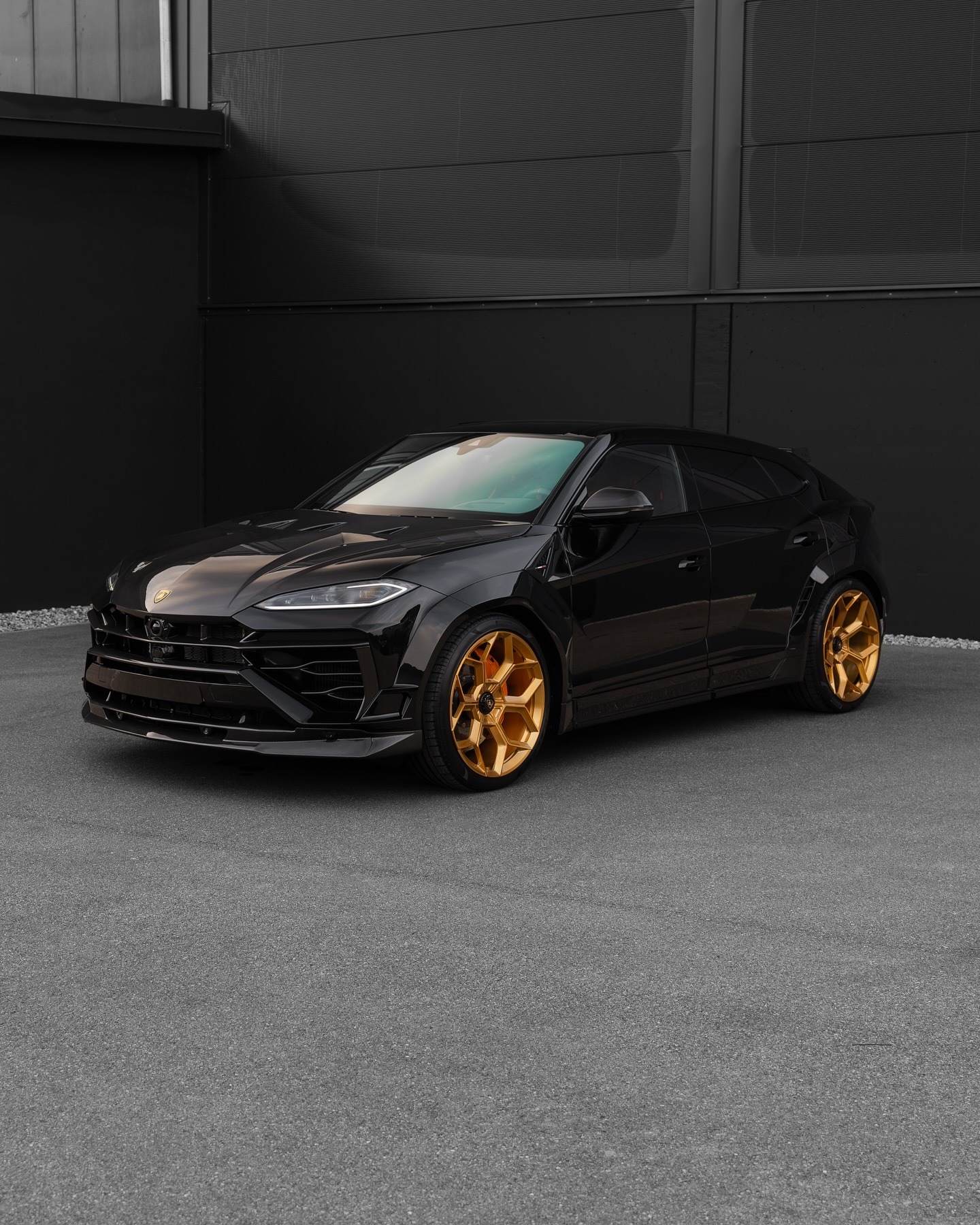 Lamborghini Urus SE N Style Parts - styling view