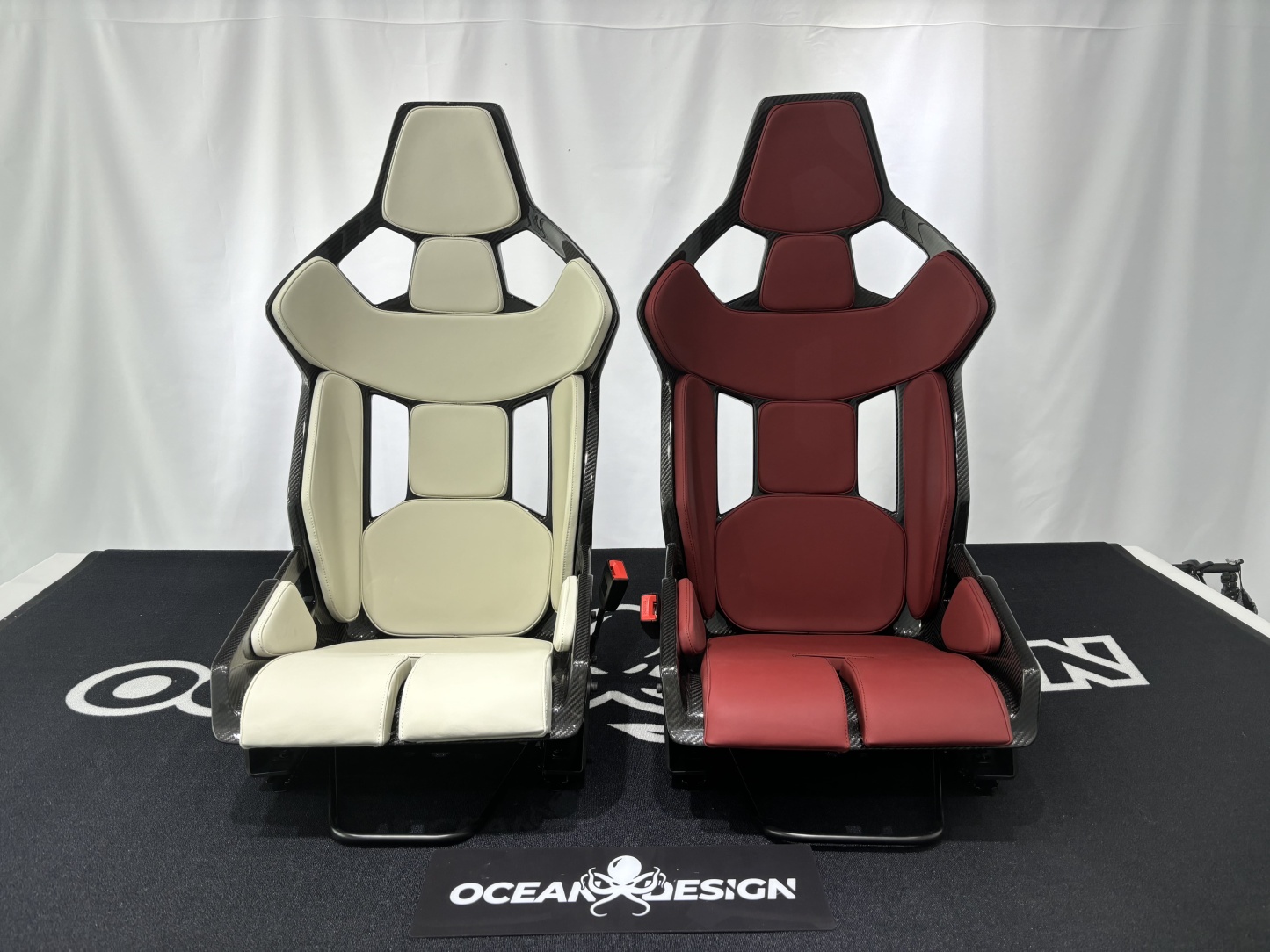 Porsche GW Style Dry Carbon Bucket Seat - styling view